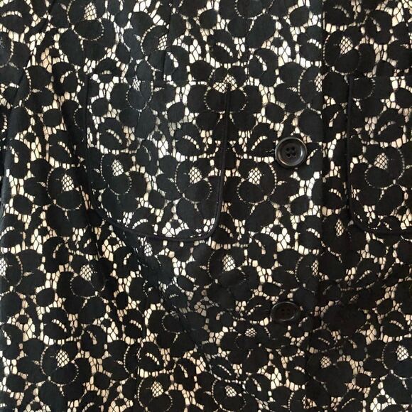 Talbots Sz 6P Black All Over Lace Cropped Button Up Luxury Evening Jacket - Picture 6 of 7